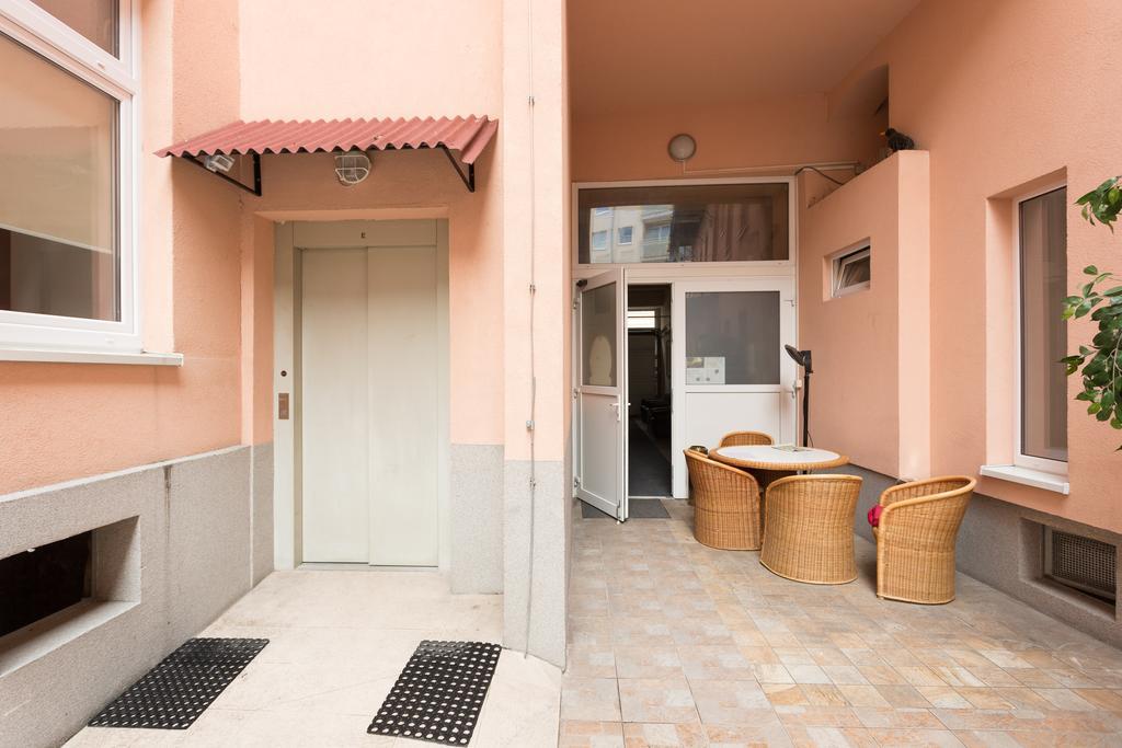 Margareten Long Stay Apartments Wina Bagian luar foto