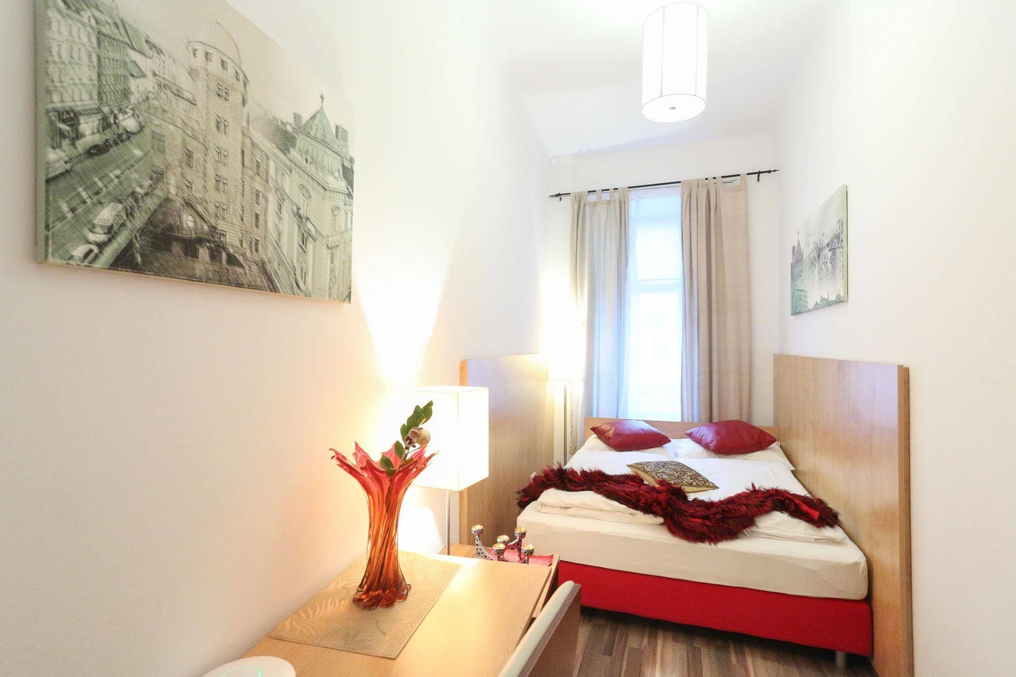 Margareten Long Stay Apartments Wina Bagian luar foto