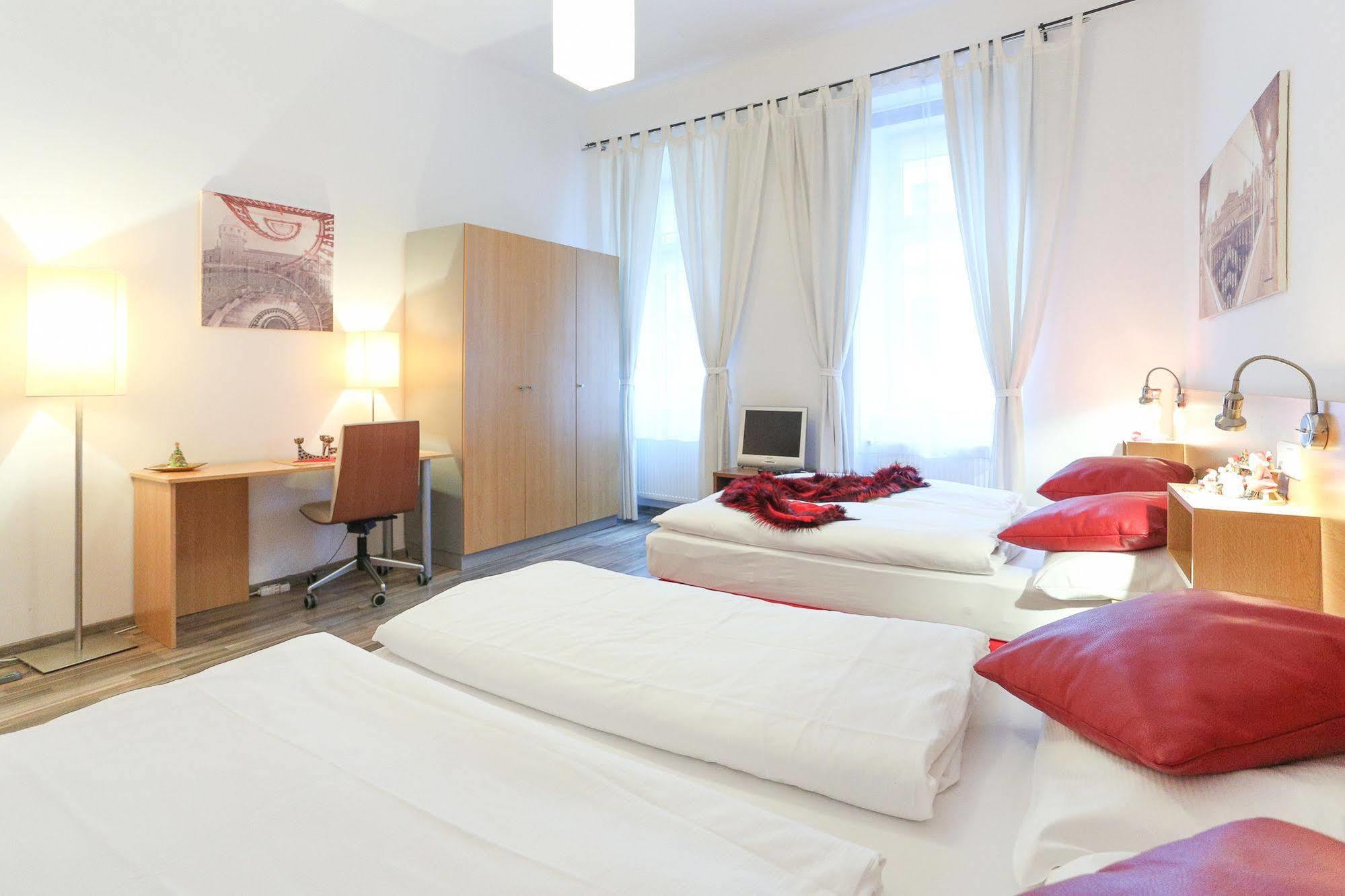 Margareten Long Stay Apartments Wina Bagian luar foto
